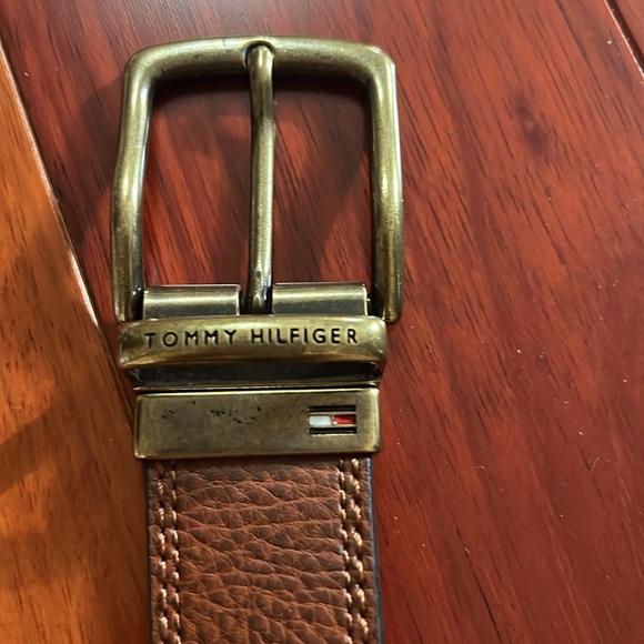 Tommy Hilfiger reversible belt! - Picture 3 of 4